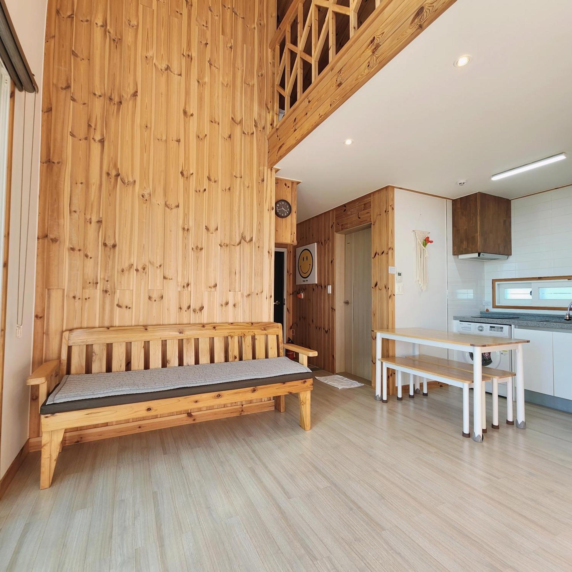 Jeju 542 Pension Seogwipo Exteriör bild